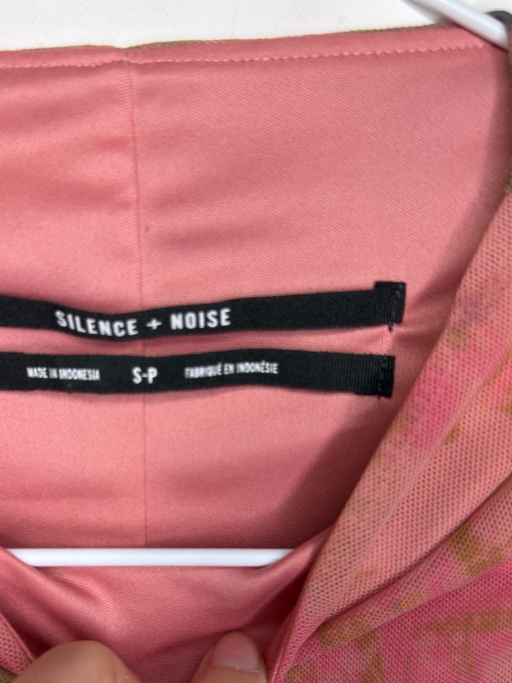 silence + noise Urban Outfitters Pink Mesh Dress Graphic Design Size Small - Picture 4 of 7
